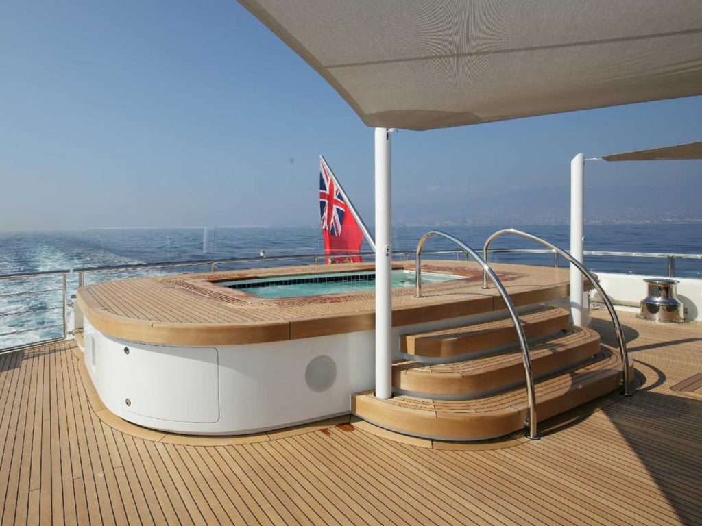 Plunge pool on a yacht.